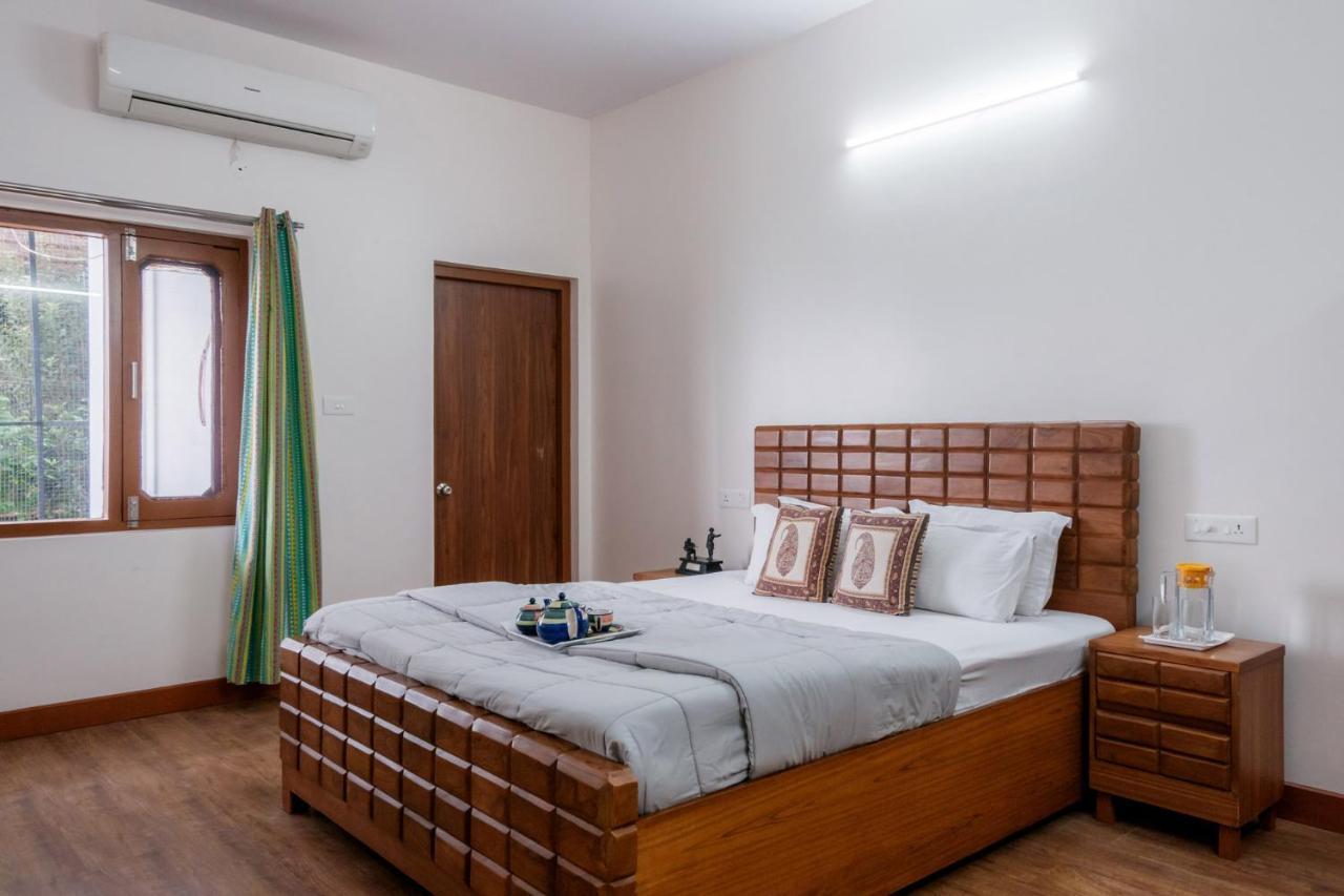 Villa Woodside Meadows By Veo - Part Of Stayvista Kasauli Bagian luar foto
